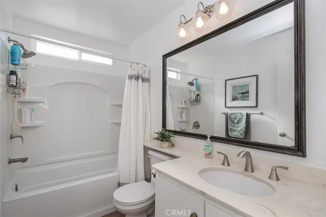 $969,000 | 832 West Ballina Court, Newbury Park, CA 91320