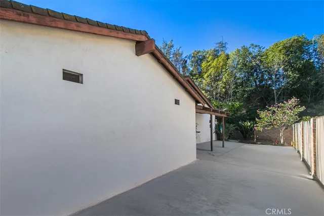 $969,000 | 832 West Ballina Court, Newbury Park, CA 91320
