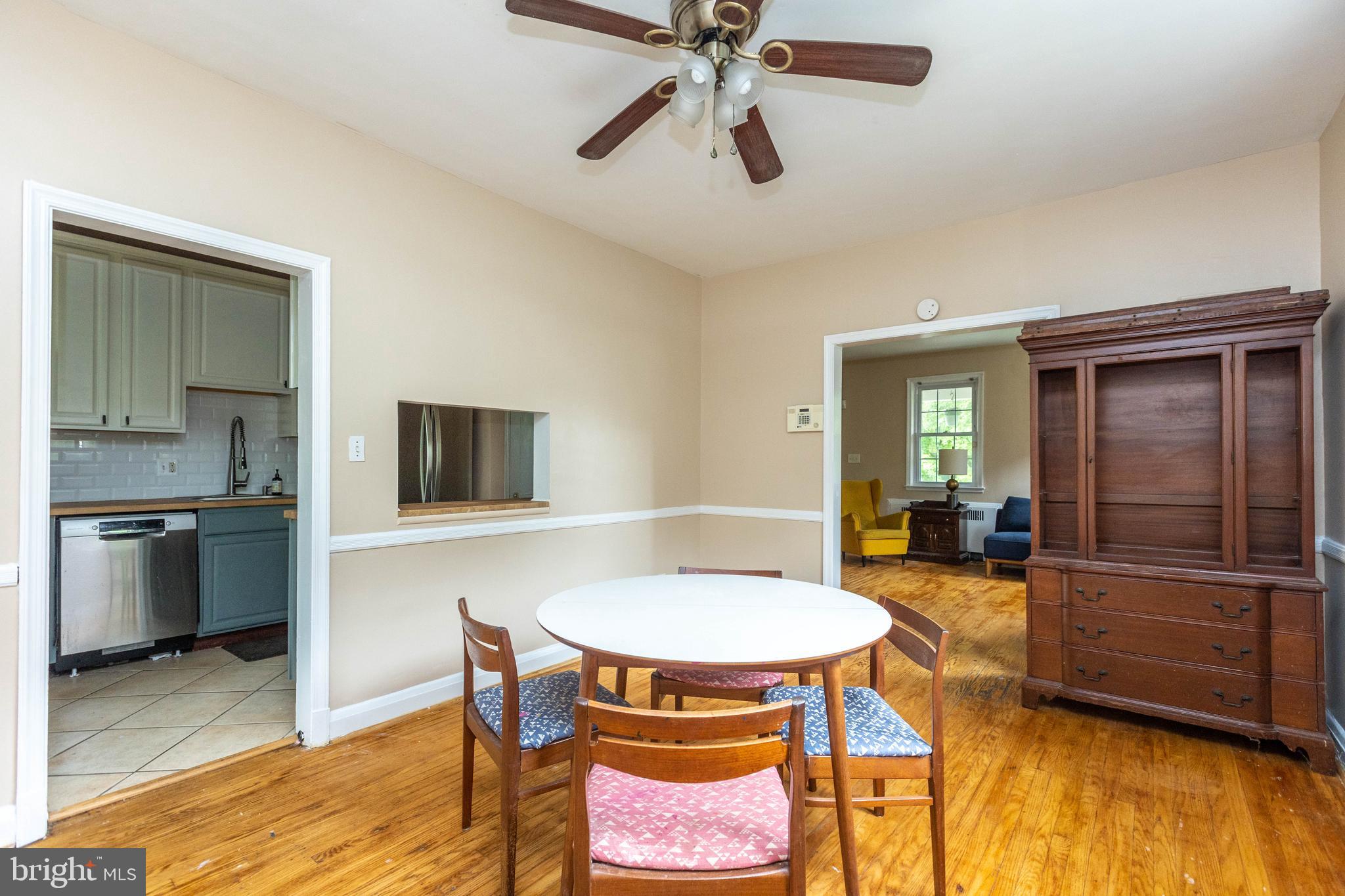 4649 Harcourt Road Baltimore, MD 21214 - Photo 11 of 28 Dining room