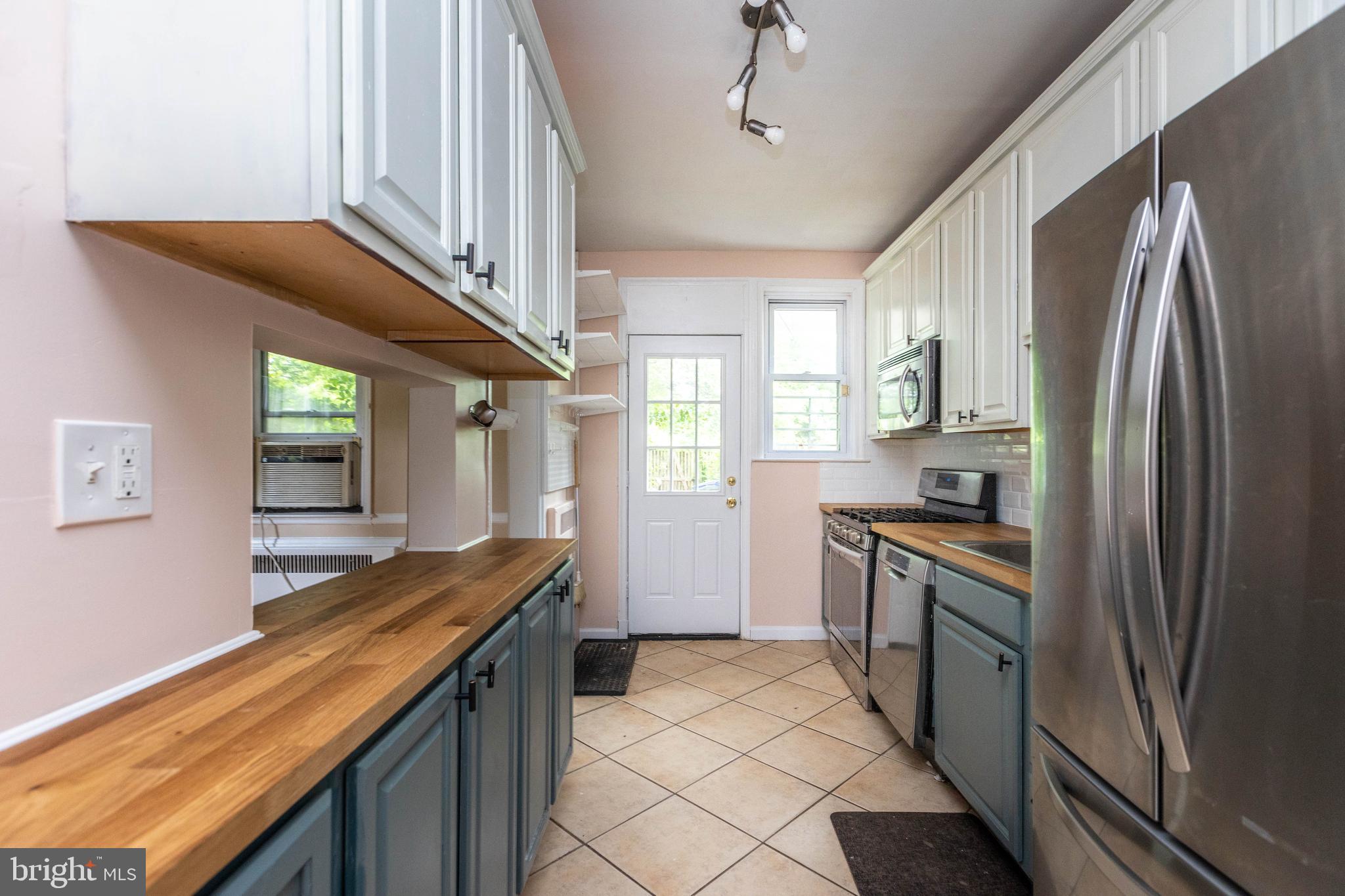 4649 Harcourt Road Baltimore, MD 21214 - Photo 14 of 28 Kitchen