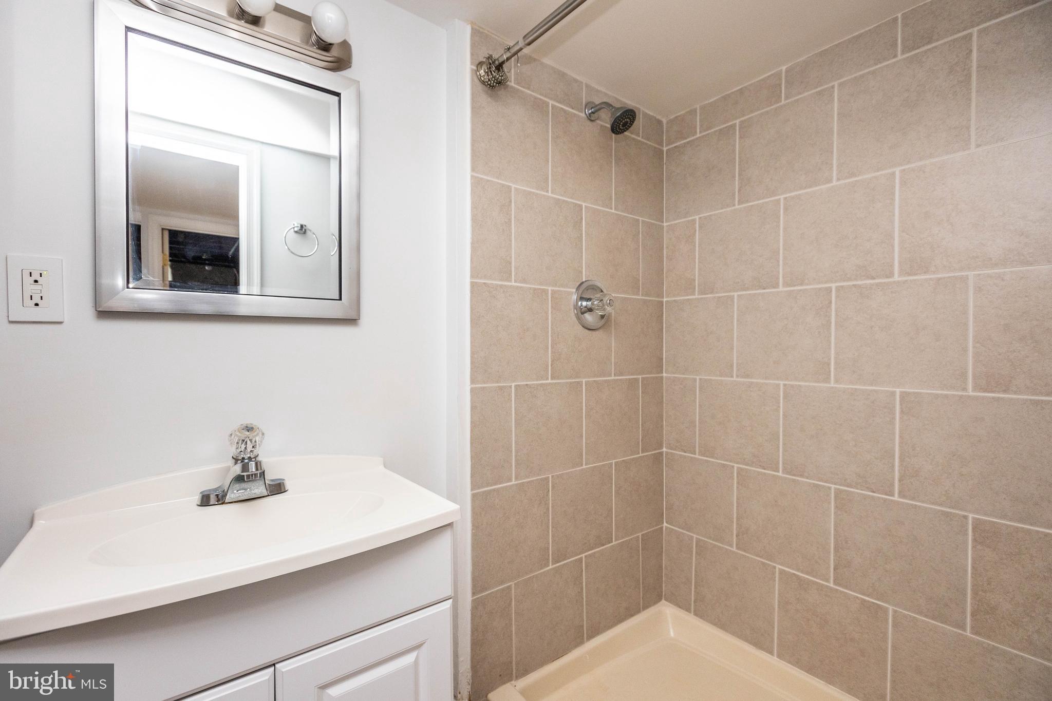 4649 Harcourt Road Baltimore, MD 21214 - Photo 17 of 28 Lower level bathroom