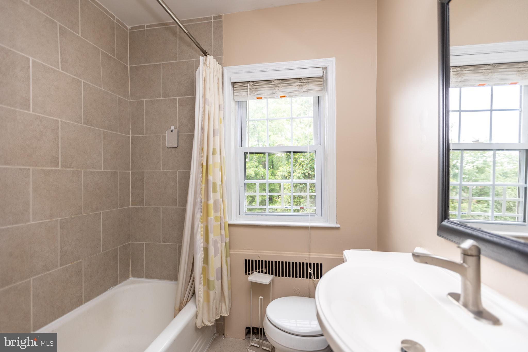 4649 Harcourt Road Baltimore, MD 21214 - Photo 26 of 28 Full bath upstairs