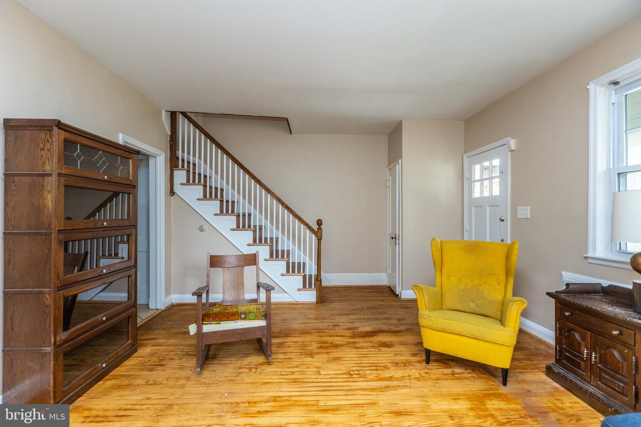 4649 Harcourt Road Baltimore, MD 21214 - Photo 6 of 28 Living room