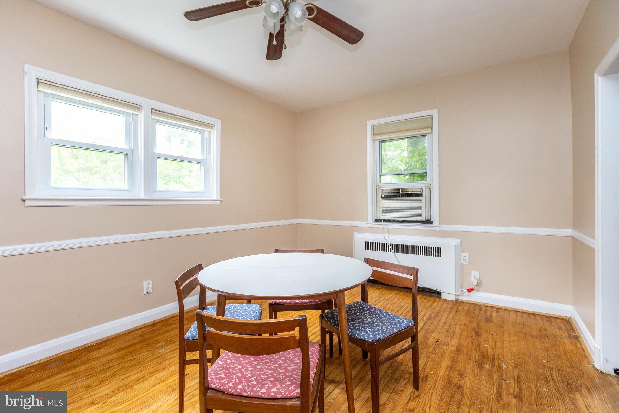 4649 Harcourt Road Baltimore, MD 21214 - Photo 9 of 28 Dining room