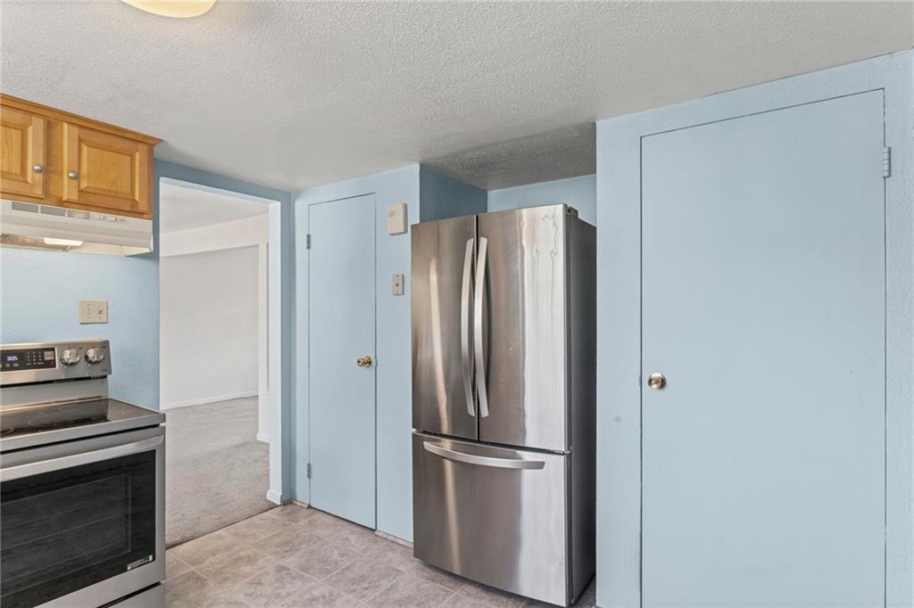 108 Raleigh Court Pittsburgh, PA 15237 - Photo 13 of 40 Kitchen with plenty of storage!