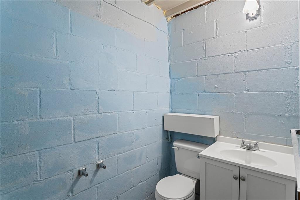 108 Raleigh Court Pittsburgh, PA 15237 - Photo 26 of 40 Basement powder room