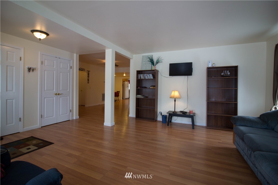 39 3rd Street Touchet, WA 99360 - Photo 3 of 20 Gallery Image 3
