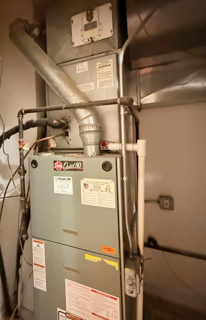1534 East Marquette Road Chicago, IL 60637 - Photo 14 of 23 a view of water heater room