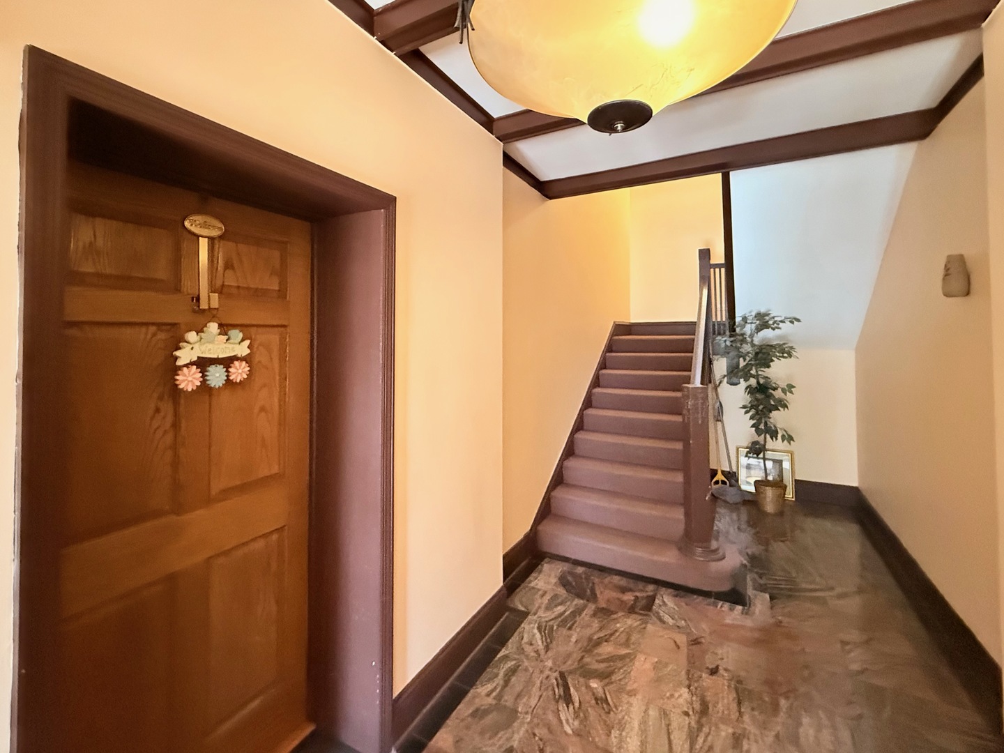 1534 East Marquette Road Chicago, IL 60637 - Photo 4 of 23 a view of an entryway
