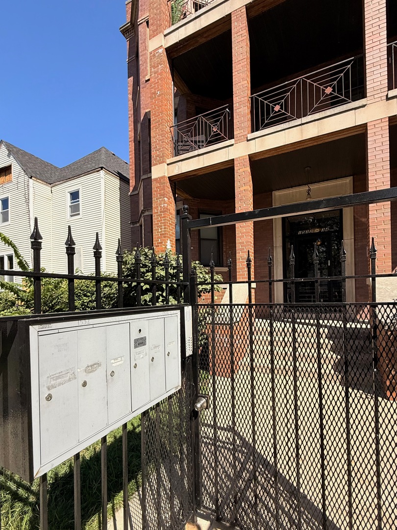 1534 East Marquette Road Chicago, IL 60637 - Photo 8 of 23 a view of an outdoor space