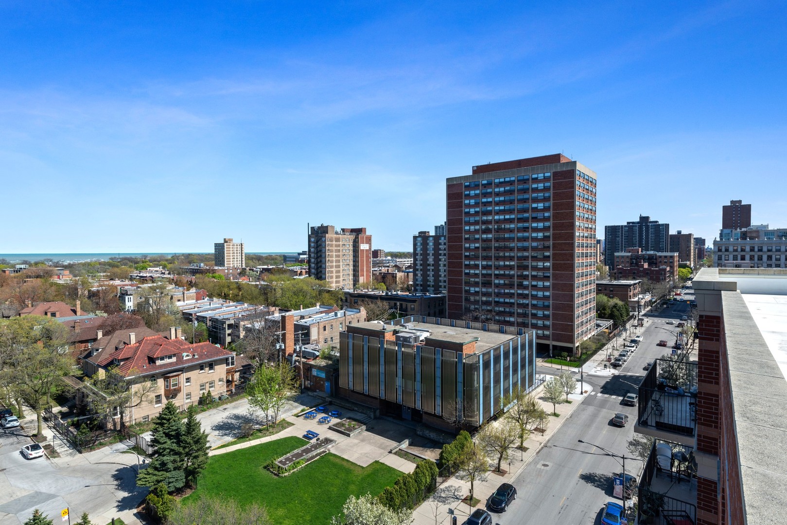 4848 North Sheridan Road, Unit 809 Chicago, IL 60640 - Photo 23 of 45 a view of city and tall buildings