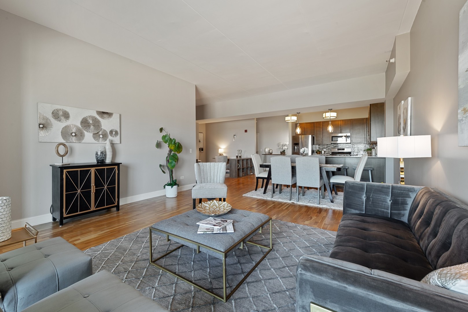 4848 North Sheridan Road, Unit 809 Chicago, IL 60640 - Photo 9 of 45 a living room with furniture and a table