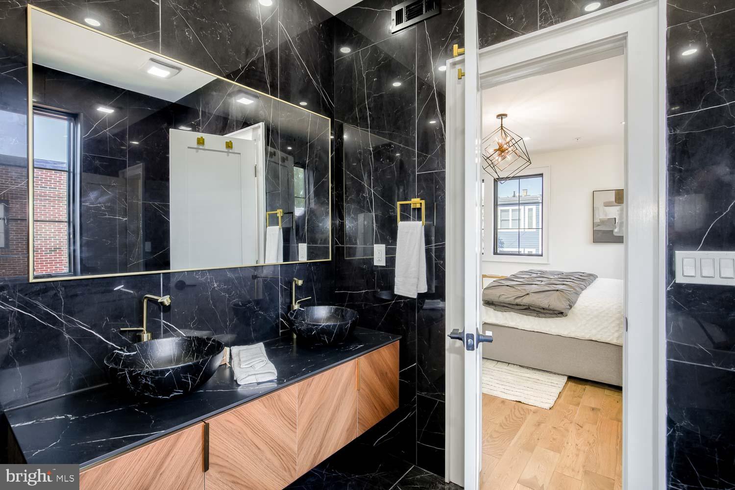 1680 Ebenezer Court Washington, DC 20003 - Photo 19 of 39