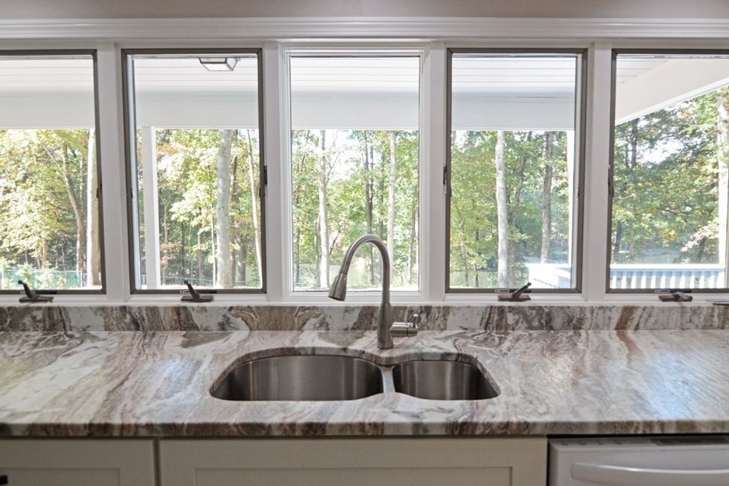 33 Pleasant View Road Wilbraham, MA 01095 - Photo 6 of 40 Gallery Image 6