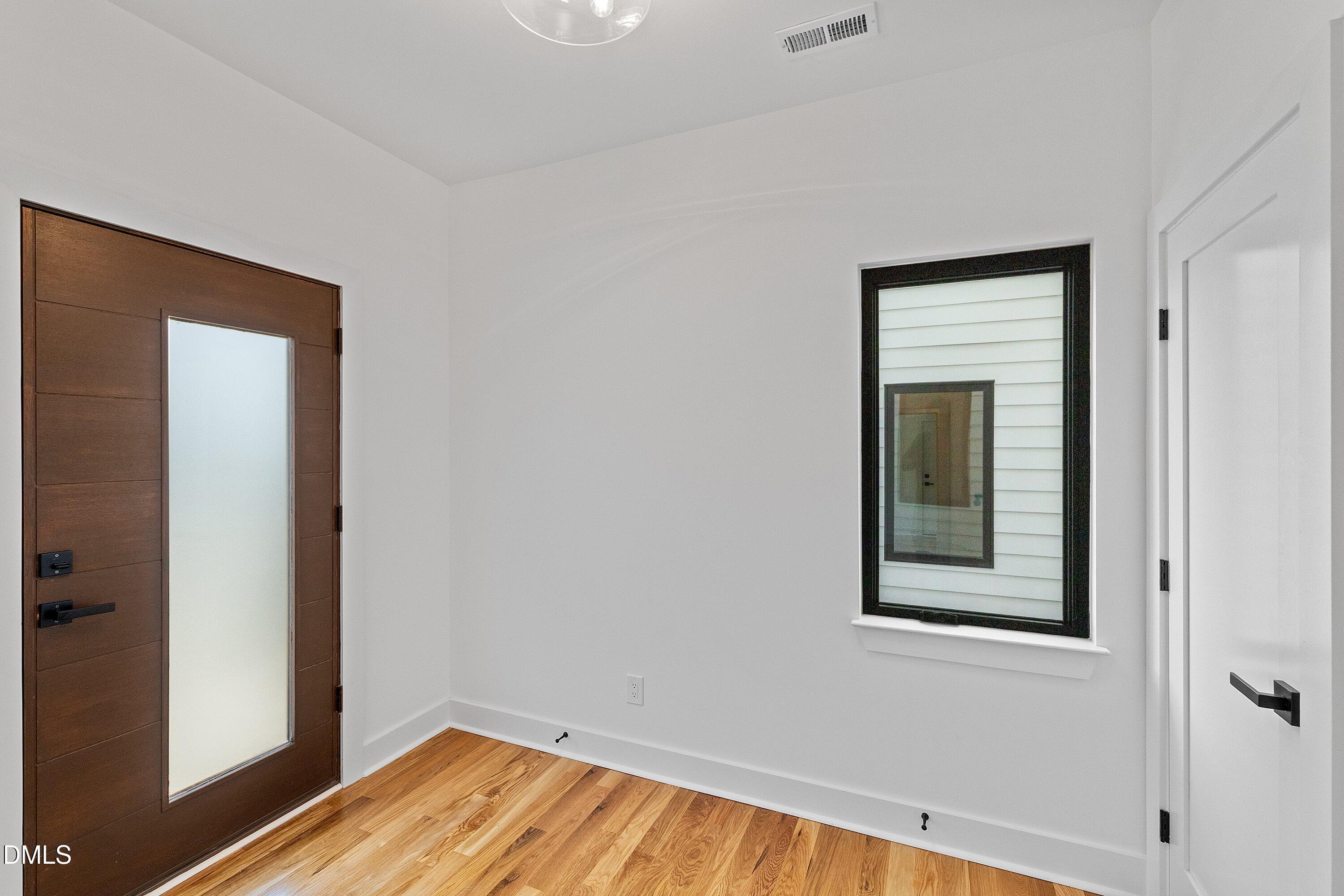 805 North Roxboro Street Durham, NC 27701 - Photo 6 of 76 FOYER