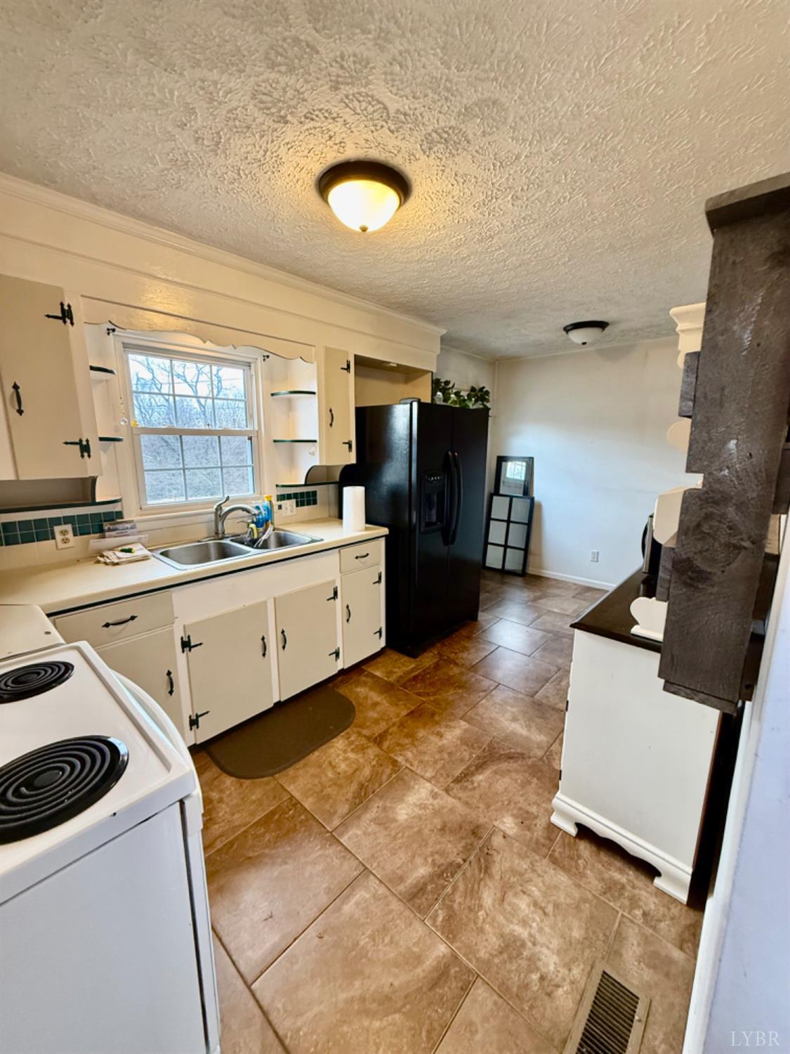 134 Viars Road Madison Heights, VA 24572 - Photo 4 of 30