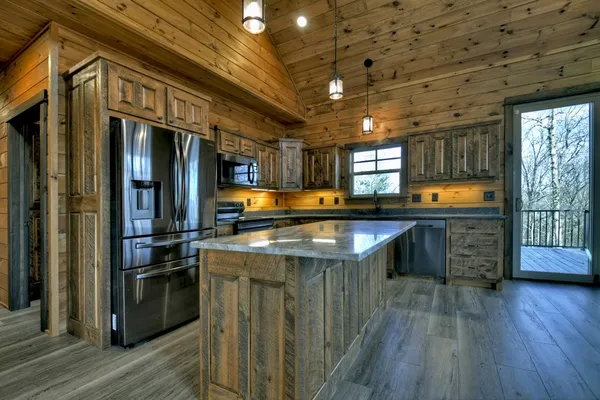 $3,300 | 250 Wolf Crk Mountain Road, Mineral Bluff, GA 30559