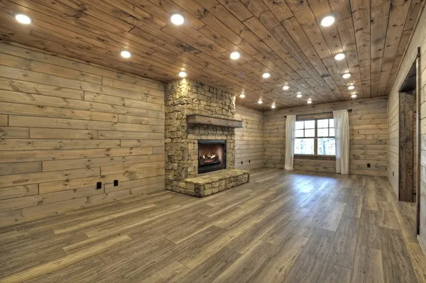 $3,300 | 250 Wolf Crk Mountain Road, Mineral Bluff, GA 30559