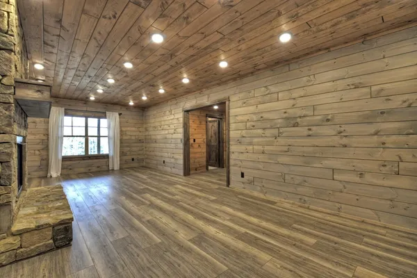 $3,300 | 250 Wolf Crk Mountain Road, Mineral Bluff, GA 30559