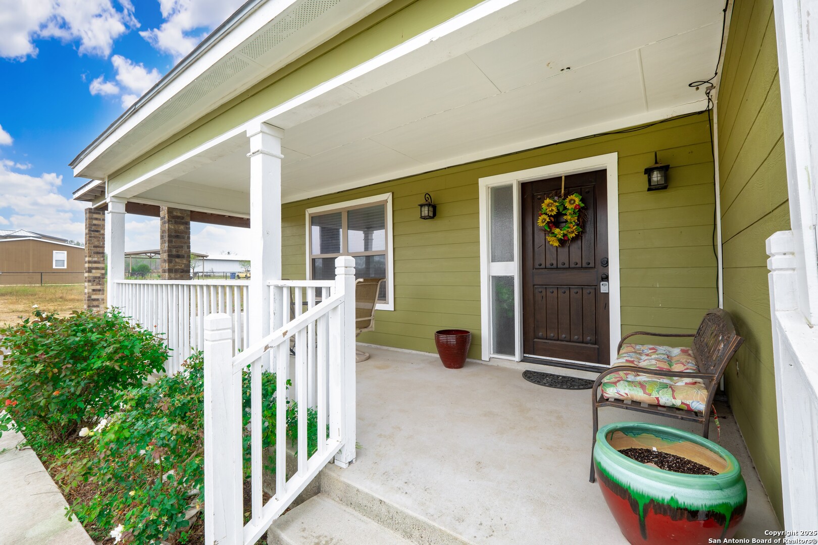 163 Buckeye Seguin, TX 78155 - Photo 3 of 42