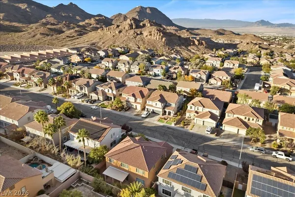 $595,000 | 121 Pettswood Drive, Henderson, NV 89002