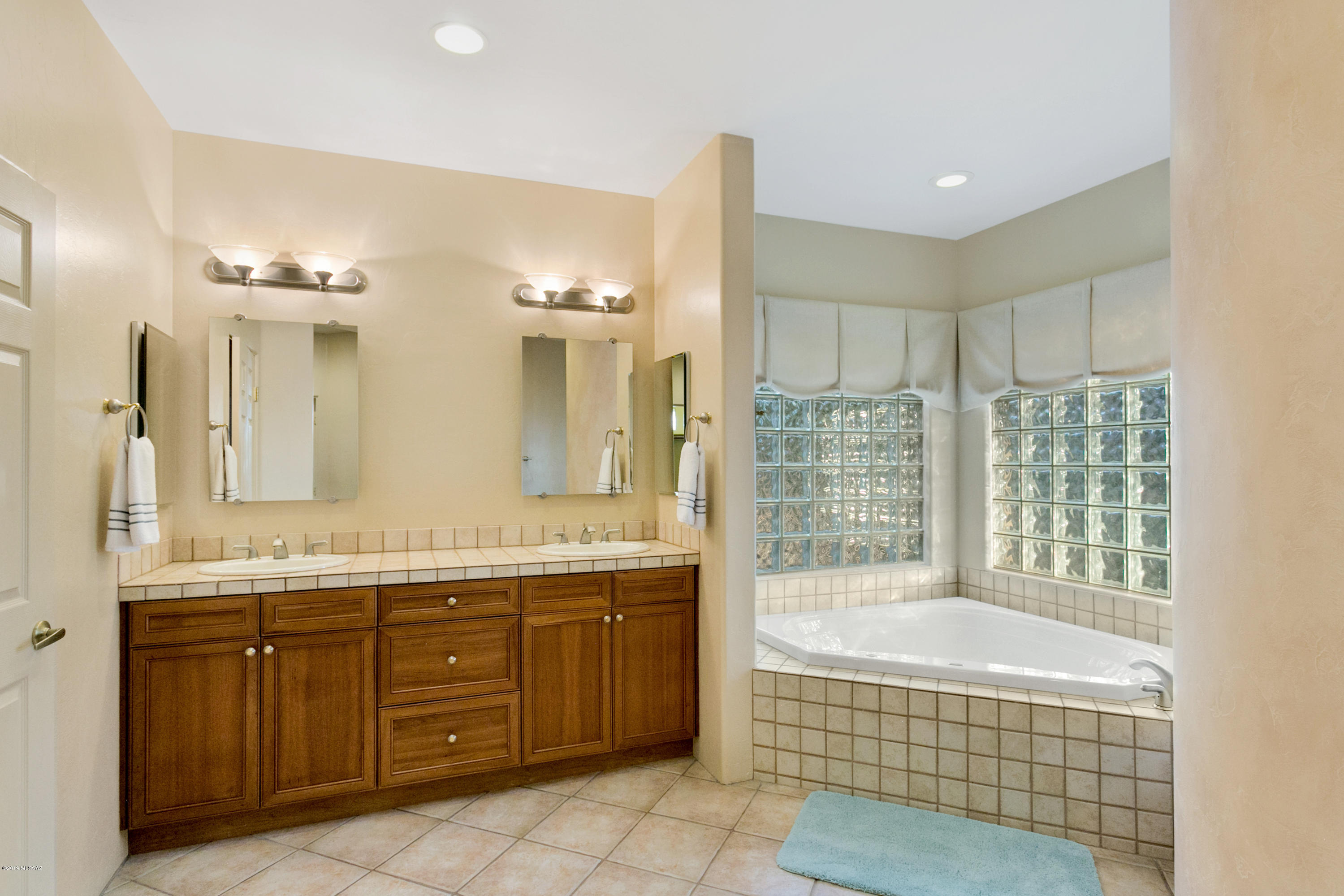 12270 North Copper Spring Trail Oro Valley, AZ 85755 - Photo 23 of 38