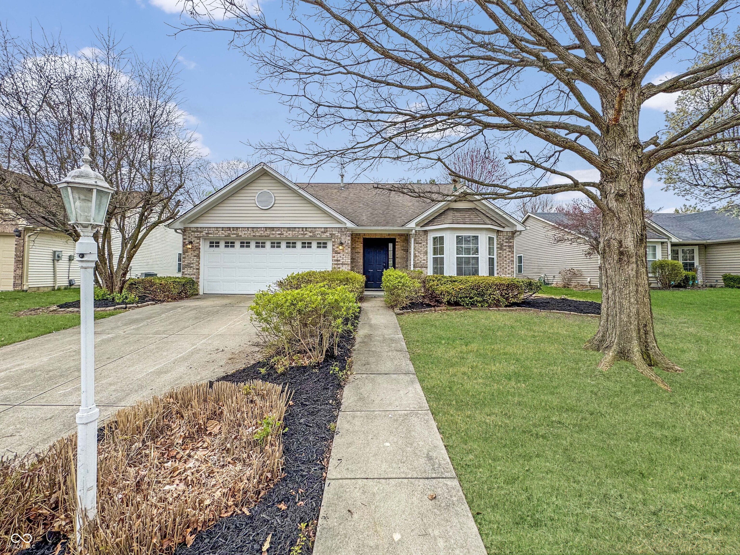 10200 Cheswick Lane Fishers, IN 46037 - Photo 2 of 48