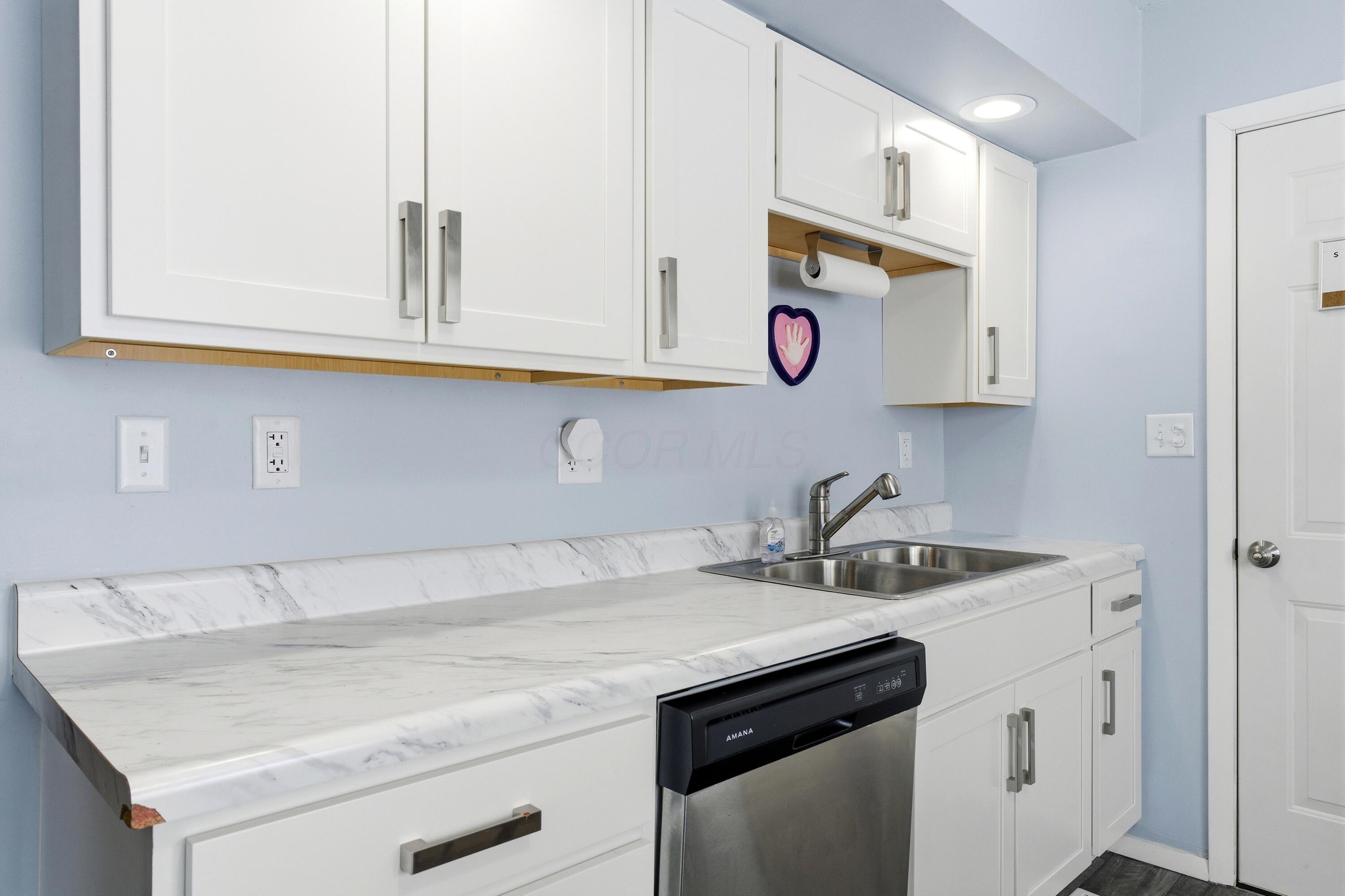 1637 Sale Road Columbus, OH 43224 - Photo 7 of 36 dsc04261