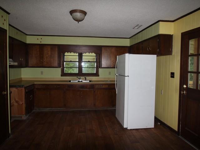 1301 Woosley Road Tullahoma, TN 37388 - Photo 3 of 15 Kitchen