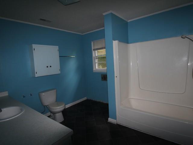 1301 Woosley Road Tullahoma, TN 37388 - Photo 8 of 15 Bathroom