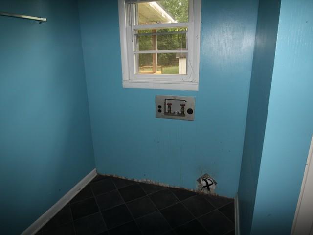 1301 Woosley Road Tullahoma, TN 37388 - Photo 9 of 15 Utility Room Inside Bathroom