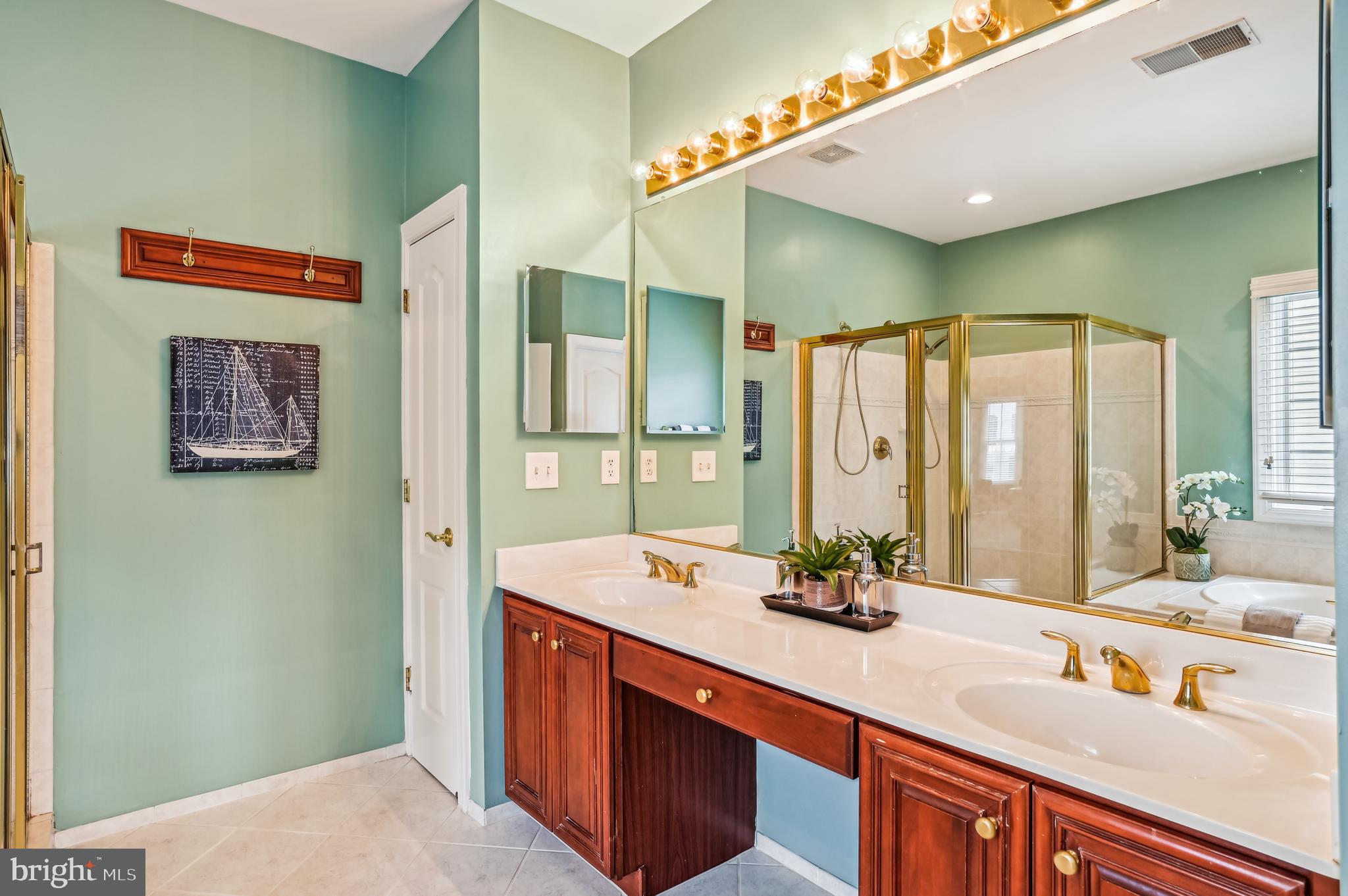 716 Caleb Lane Annapolis, MD 21401 - Photo 17 of 44 Primary Bathroom