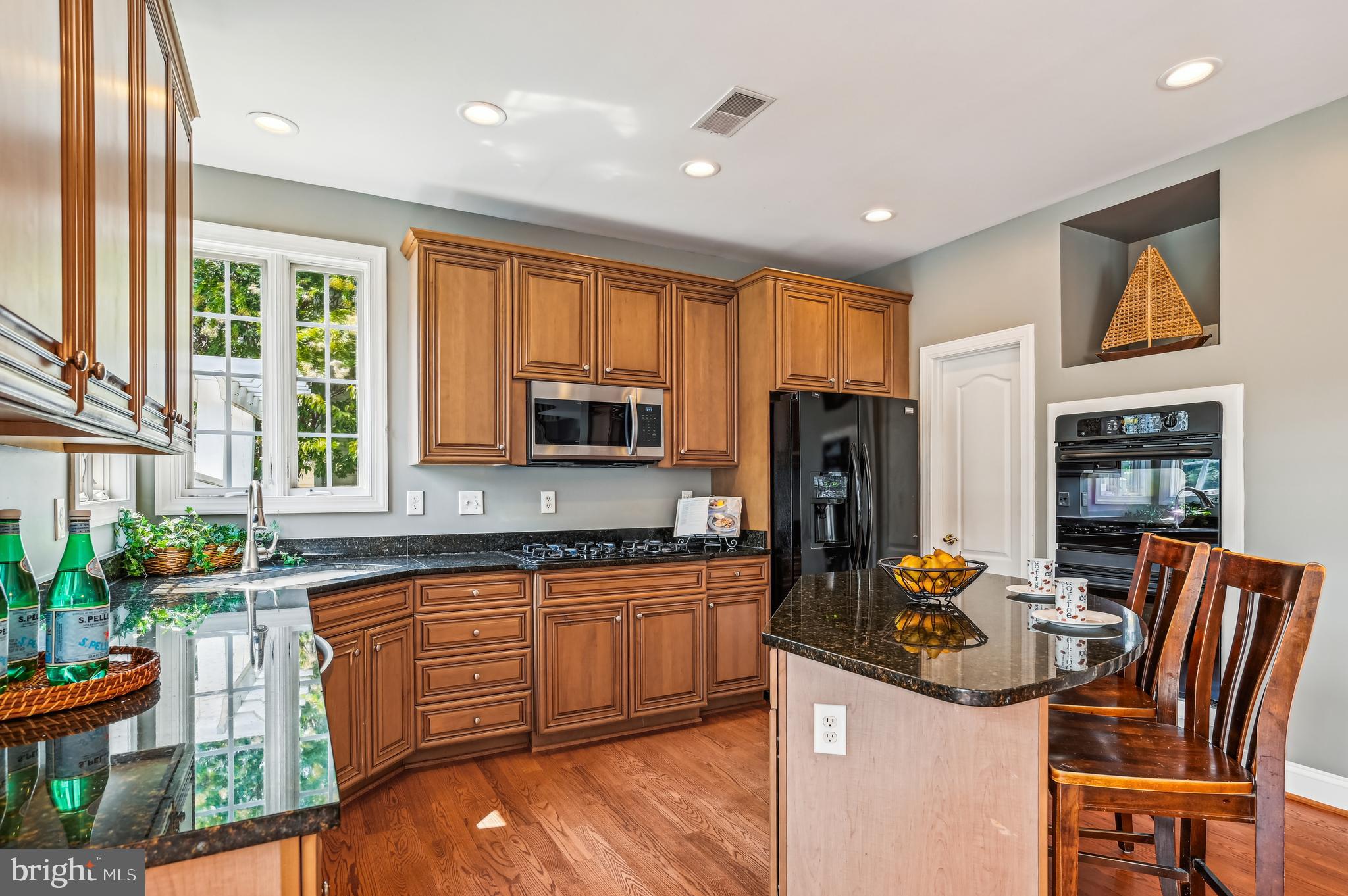 716 Caleb Lane Annapolis, MD 21401 - Photo 10 of 44 Kitchen with Double Ovens, Gas Cooktop and Granite