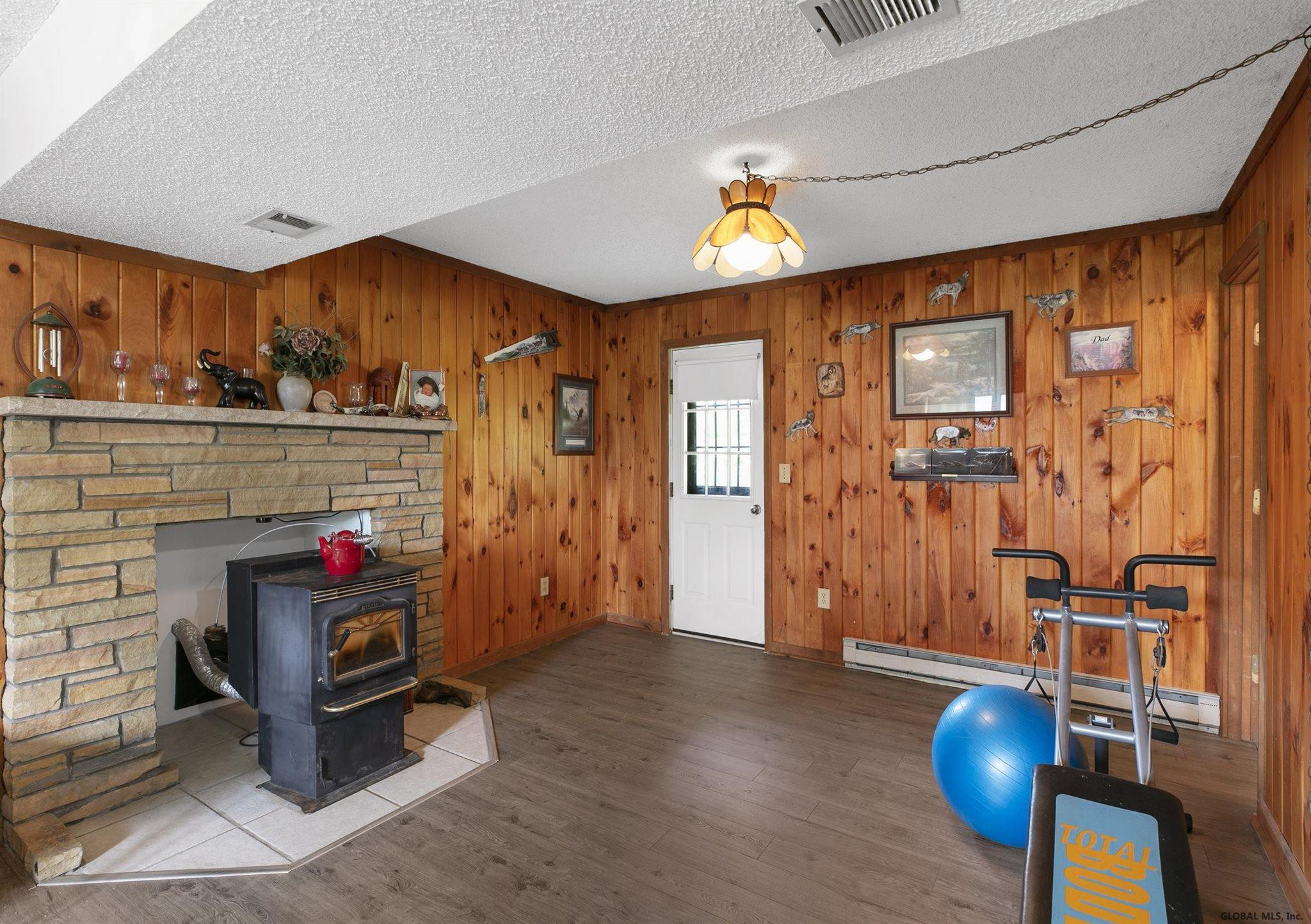 205 Morris Road Colonie, NY 12303 - Photo 17 of 33 Photo 17