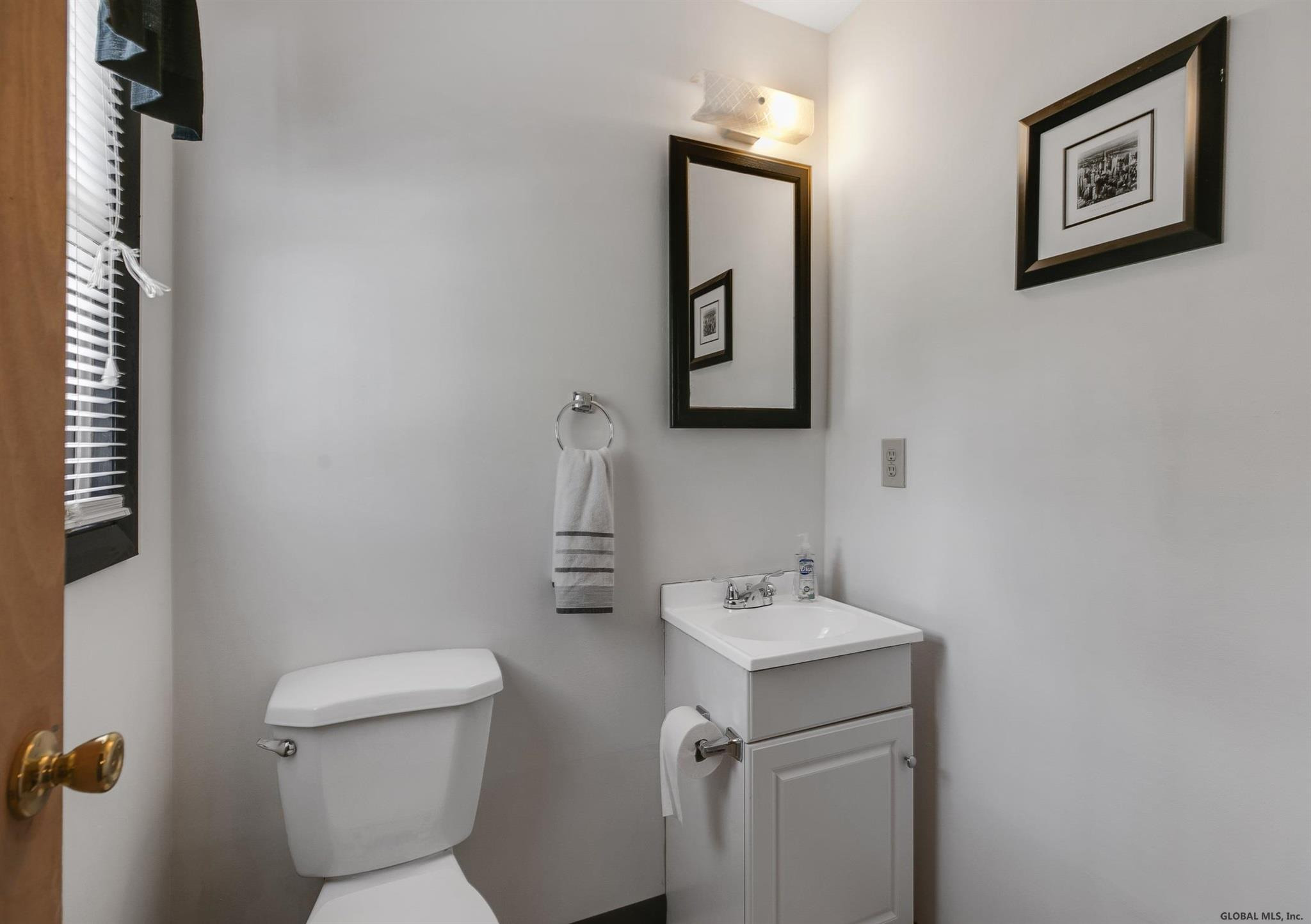 205 Morris Road Colonie, NY 12303 - Photo 19 of 33 Photo 19