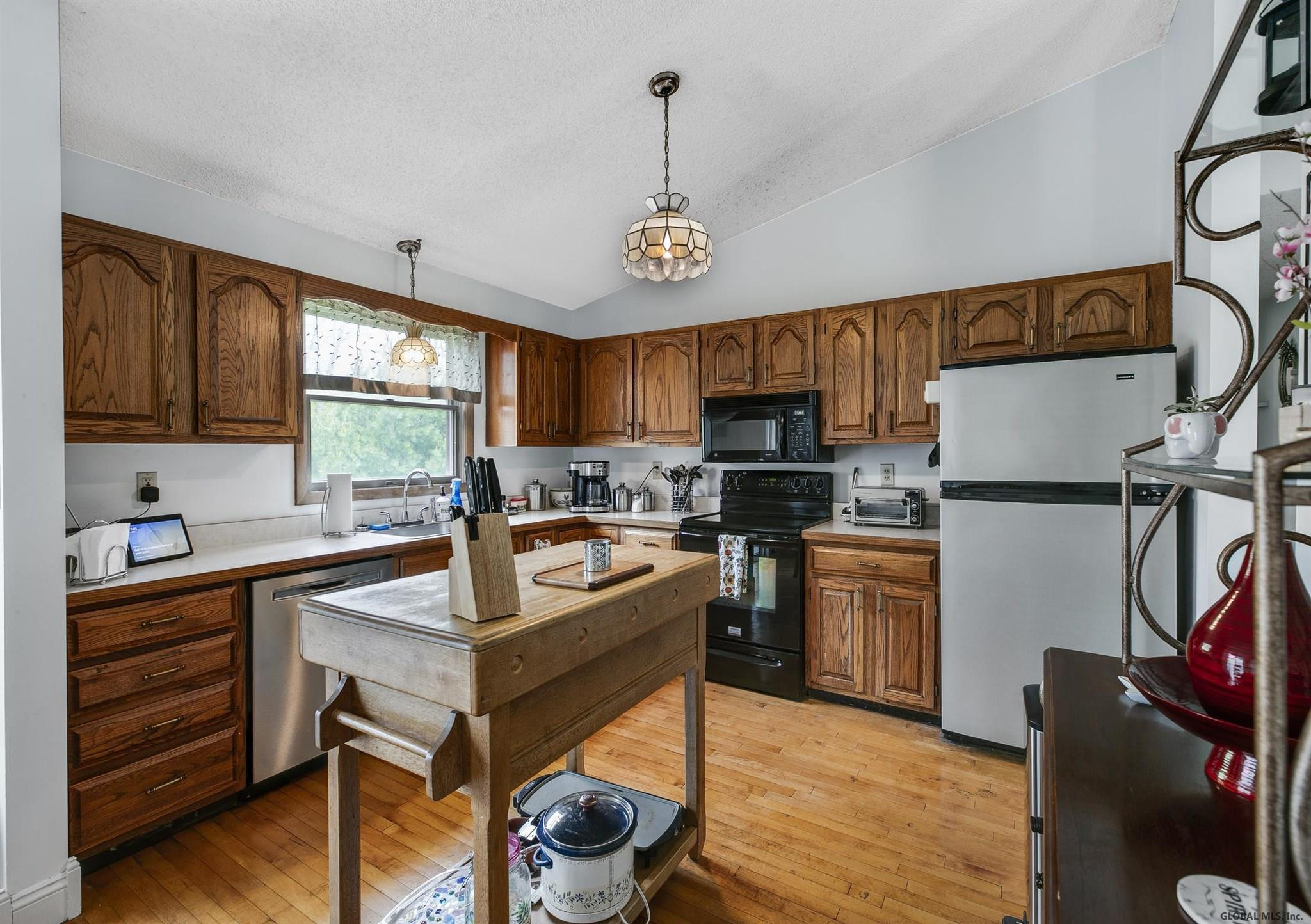 205 Morris Road Colonie, NY 12303 - Photo 7 of 33 Photo 7
