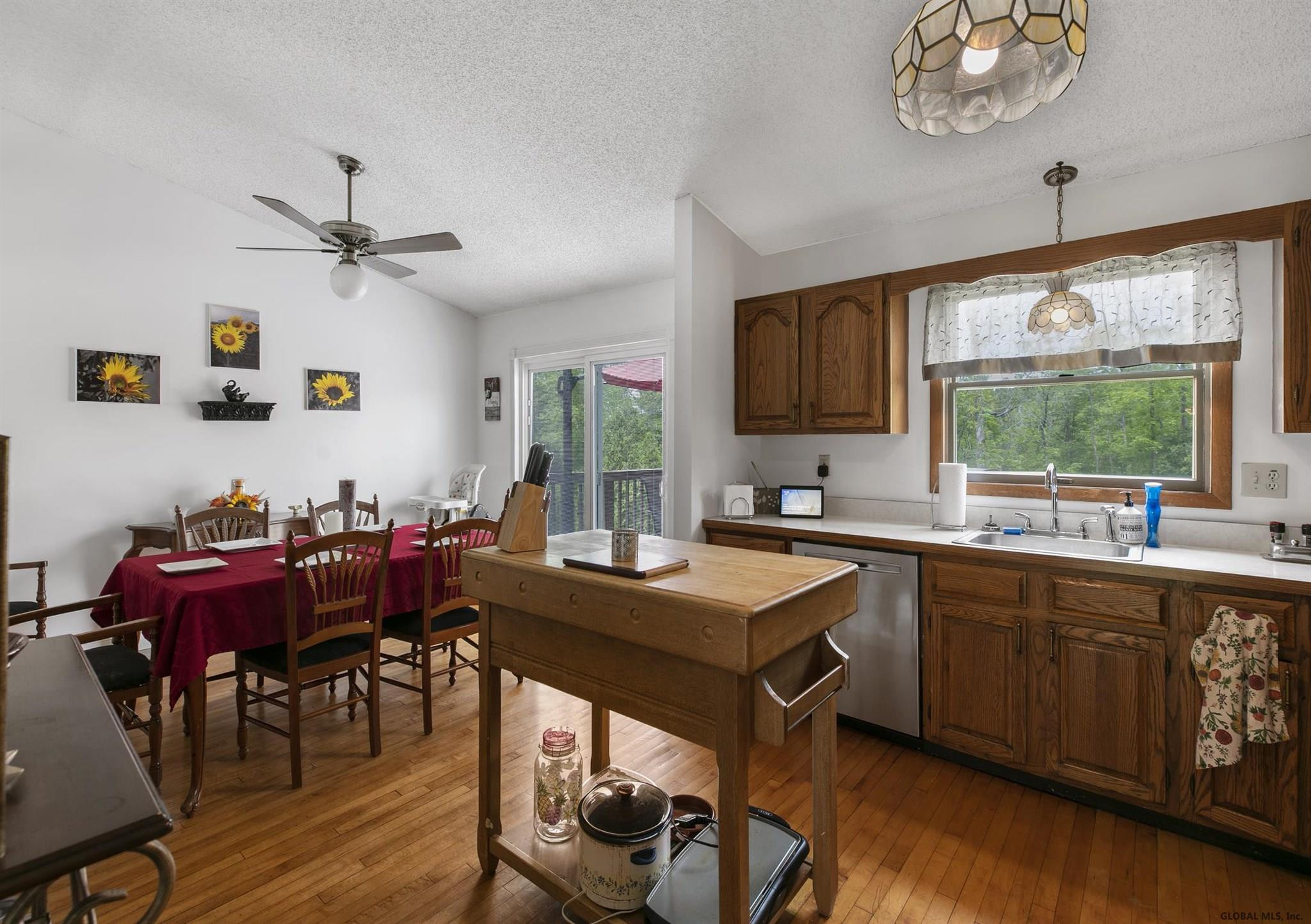 205 Morris Road Colonie, NY 12303 - Photo 9 of 33 Photo 9