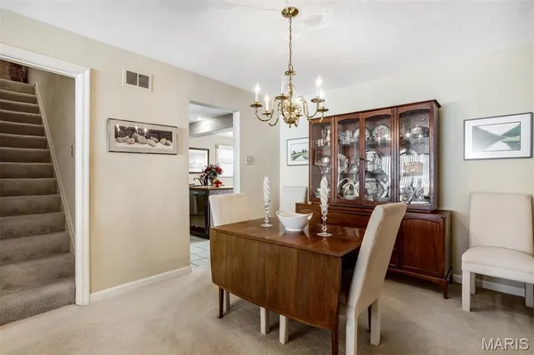 $620,000 | 12 Winslow Lane, Des Peres, MO 63131