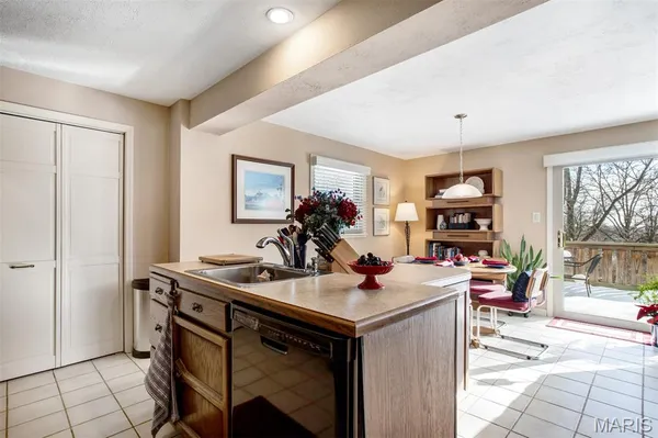 $620,000 | 12 Winslow Lane, Des Peres, MO 63131