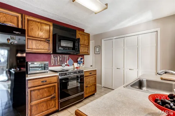 $620,000 | 12 Winslow Lane, Des Peres, MO 63131