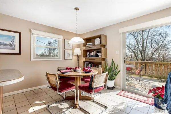 $620,000 | 12 Winslow Lane, Des Peres, MO 63131