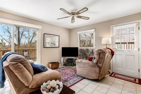 $620,000 | 12 Winslow Lane, Des Peres, MO 63131