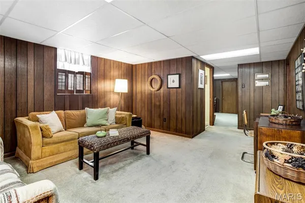 $620,000 | 12 Winslow Lane, Des Peres, MO 63131