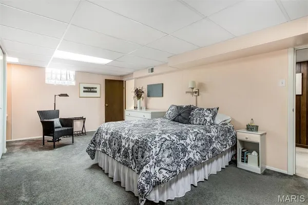 $620,000 | 12 Winslow Lane, Des Peres, MO 63131