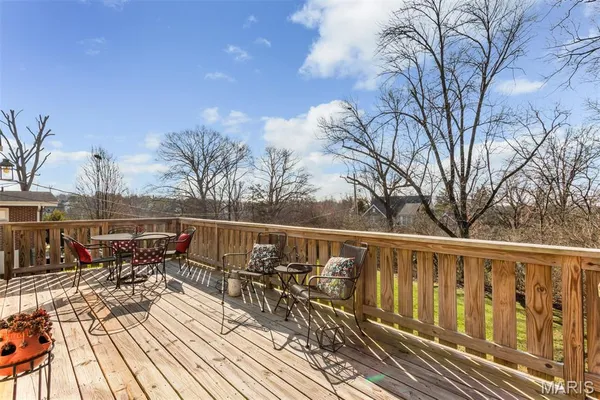 $620,000 | 12 Winslow Lane, Des Peres, MO 63131
