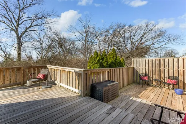 $620,000 | 12 Winslow Lane, Des Peres, MO 63131