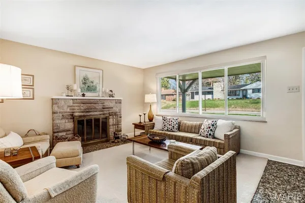 $620,000 | 12 Winslow Lane, Des Peres, MO 63131