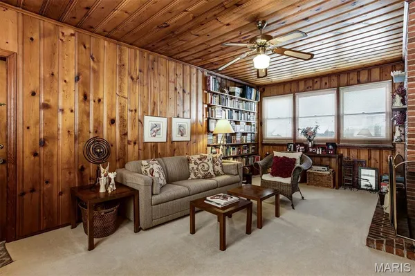 $620,000 | 12 Winslow Lane, Des Peres, MO 63131