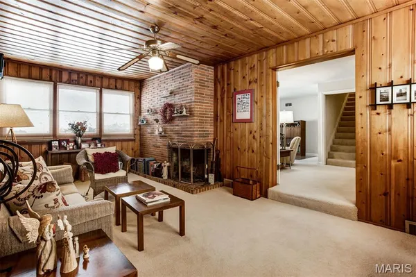 $620,000 | 12 Winslow Lane, Des Peres, MO 63131