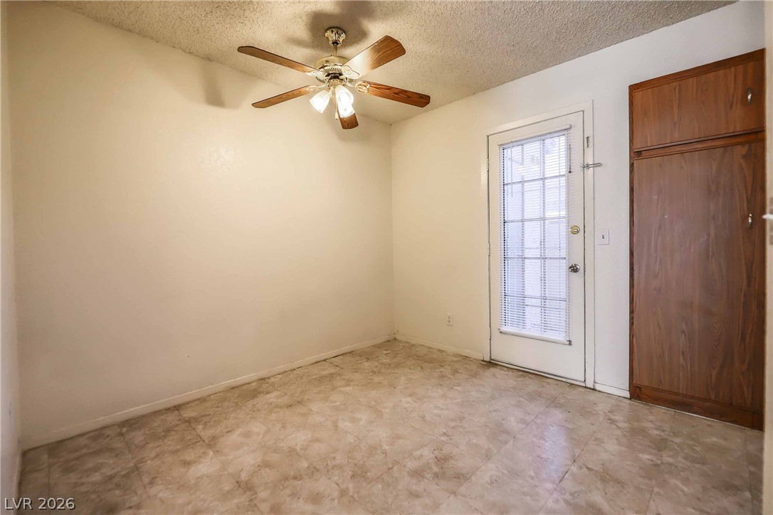 566 Kristin Lane Henderson, NV 89011 - Photo 5 of 16